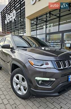 Внедорожник / Кроссовер Jeep Compass 2018 в 