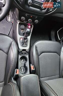 Внедорожник / Кроссовер Jeep Compass 2018 в 