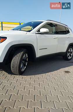 Внедорожник / Кроссовер Jeep Compass 2018 в 
