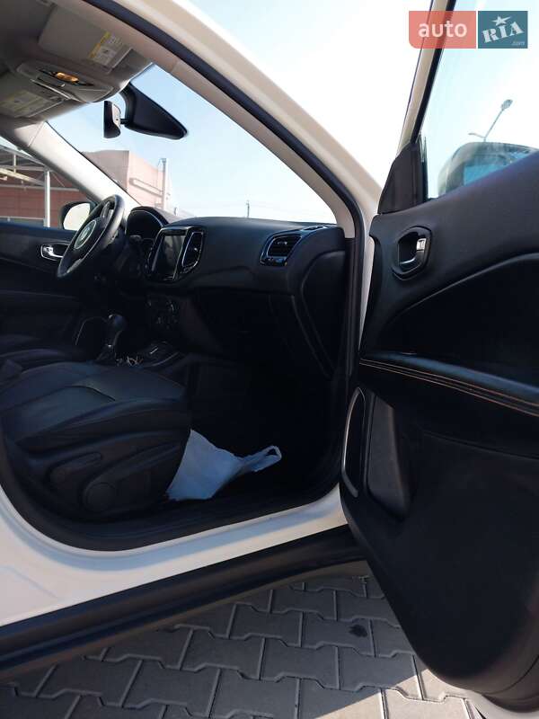 Внедорожник / Кроссовер Jeep Compass 2018 в Киеве фото 13 Внедорожник / Кроссовер Jeep Compass 2018 в Киеве