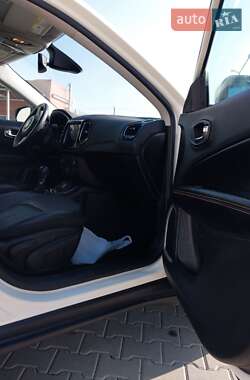 Внедорожник / Кроссовер Jeep Compass 2018 в 
