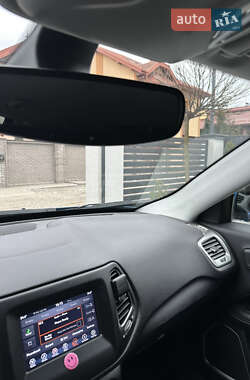 Внедорожник / Кроссовер Jeep Compass 2017 в 