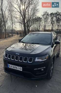 Внедорожник / Кроссовер Jeep Compass 2017 в Киеве