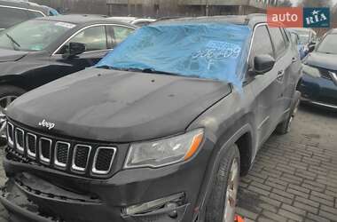 Внедорожник / Кроссовер Jeep Compass 2017 в 
