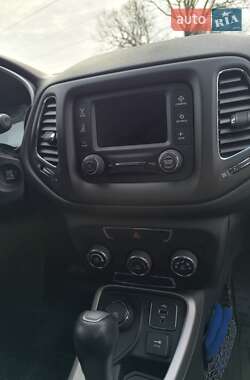 Внедорожник / Кроссовер Jeep Compass 2017 в 
