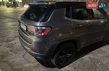Внедорожник / Кроссовер Jeep Compass 2018 в 