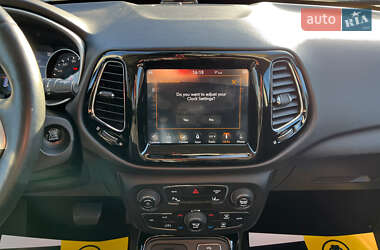 Внедорожник / Кроссовер Jeep Compass 2018 в 