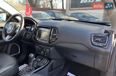 Внедорожник / Кроссовер Jeep Compass 2018 в 