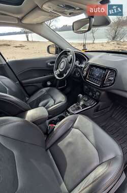 Внедорожник / Кроссовер Jeep Compass 2018 в 