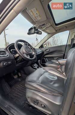 Внедорожник / Кроссовер Jeep Compass 2018 в 