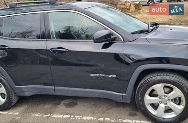 Внедорожник / Кроссовер Jeep Compass 2018 в 