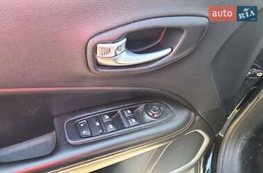 Позашляховик / Кросовер Jeep Compass 2017 в 