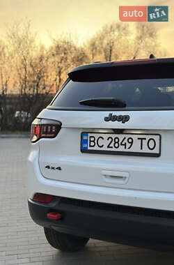 Позашляховик / Кросовер Jeep Compass 2022 в 
