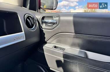 Внедорожник / Кроссовер Jeep Compass 2016 в 