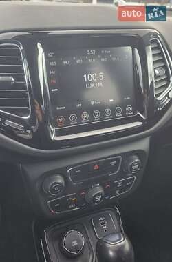 Позашляховик / Кросовер Jeep Compass 2020 в 