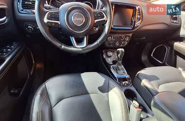 Внедорожник / Кроссовер Jeep Compass 2018 в 