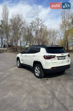 Внедорожник / Кроссовер Jeep Compass 2017 в 