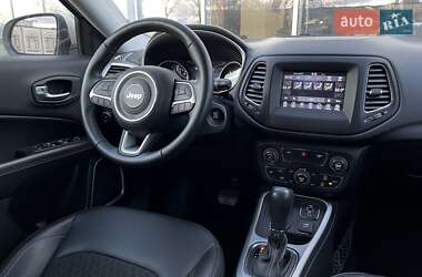 Внедорожник / Кроссовер Jeep Compass 2017 в 
