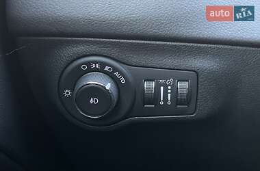 Внедорожник / Кроссовер Jeep Compass 2017 в 