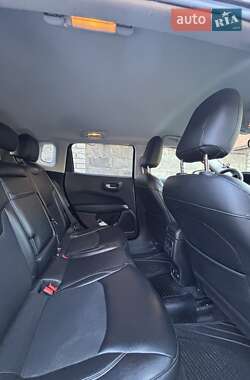 Внедорожник / Кроссовер Jeep Compass 2018 в 