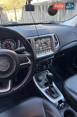 Внедорожник / Кроссовер Jeep Compass 2018 в 
