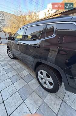 Внедорожник / Кроссовер Jeep Compass 2018 в 
