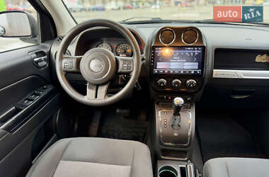 Внедорожник / Кроссовер Jeep Compass 2014 в 
