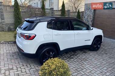 Внедорожник / Кроссовер Jeep Compass 2018 в 