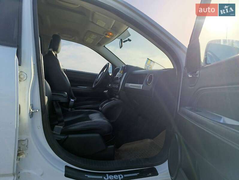 Внедорожник / Кроссовер Jeep Compass 2014 в Очакове