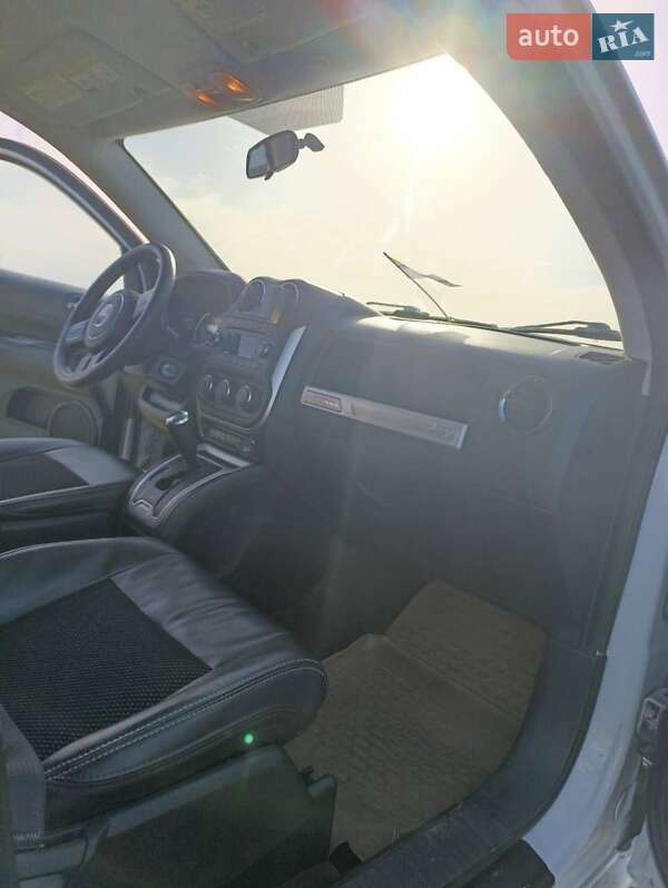 Внедорожник / Кроссовер Jeep Compass 2014 в Очакове фото 12 Внедорожник / Кроссовер Jeep Compass 2014 в Очакове