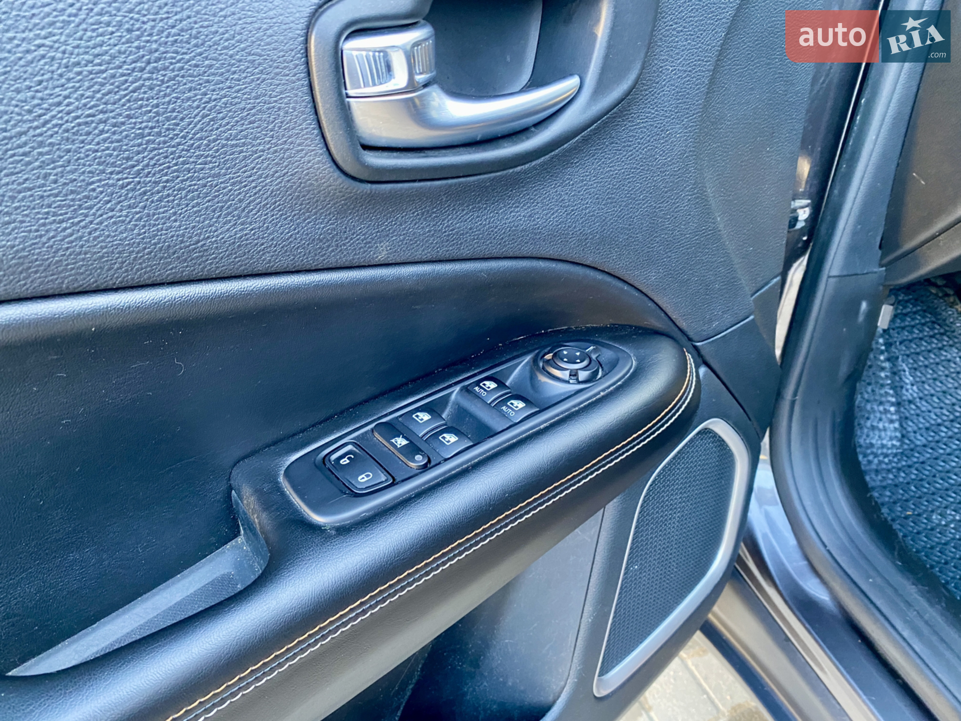 2019 Jeep Compass - мініатюра 17