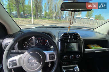 Внедорожник / Кроссовер Jeep Compass 2015 в 