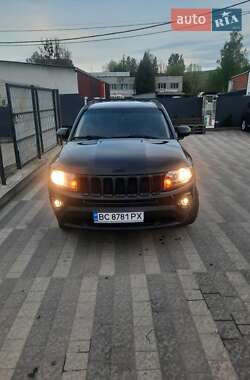 Внедорожник / Кроссовер Jeep Compass 2015 в 