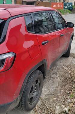 Внедорожник / Кроссовер Jeep Compass 2018 в 