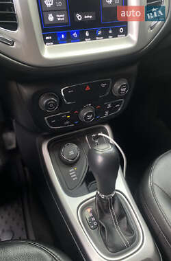 Внедорожник / Кроссовер Jeep Compass 2020 в 