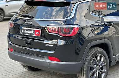 Внедорожник / Кроссовер Jeep Compass 2017 в 
