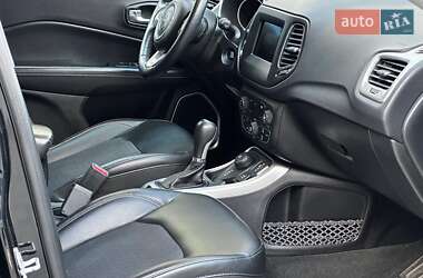 Внедорожник / Кроссовер Jeep Compass 2017 в 