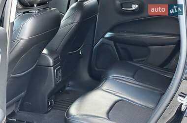 Внедорожник / Кроссовер Jeep Compass 2017 в 