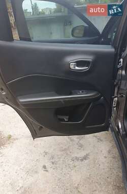 Позашляховик / Кросовер Jeep Compass 2017 в 