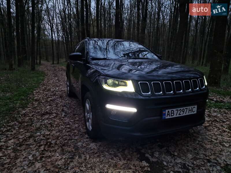 Внедорожник / Кроссовер Jeep Compass 2017 в 