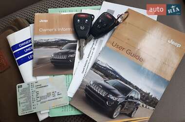 Позашляховик / Кросовер Jeep Compass 2014 в 