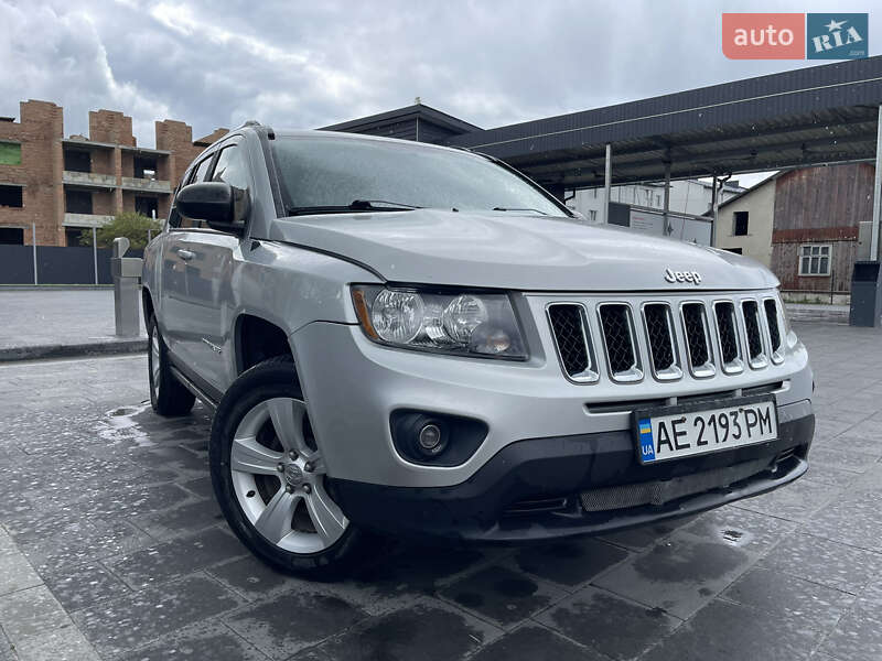 Внедорожник / Кроссовер Jeep Compass 2013 в 