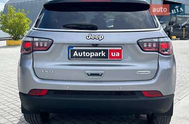 Внедорожник / Кроссовер Jeep Compass 2018 в 