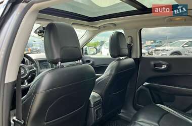 Внедорожник / Кроссовер Jeep Compass 2018 в 