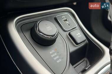 Внедорожник / Кроссовер Jeep Compass 2018 в 