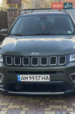 Внедорожник / Кроссовер Jeep Compass 2017 в 