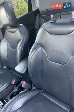 Внедорожник / Кроссовер Jeep Compass 2017 в 