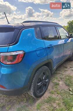 Внедорожник / Кроссовер Jeep Compass 2018 в 