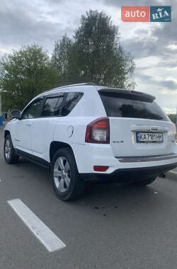 Внедорожник / Кроссовер Jeep Compass 2015 в 