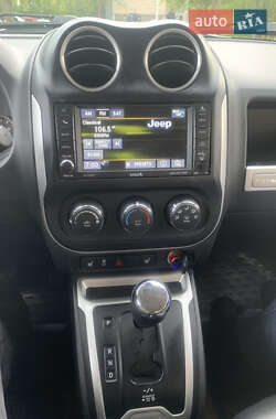 Внедорожник / Кроссовер Jeep Compass 2015 в 